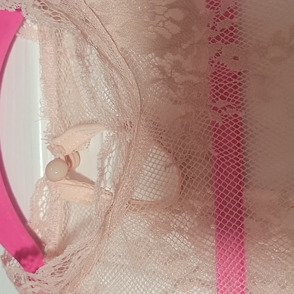 Pink lace blouse - Picture 4 of 6